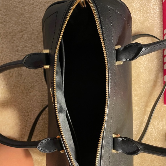 ✨SOLD✨ Calvin Klein crossbody - Picture 4 of 7